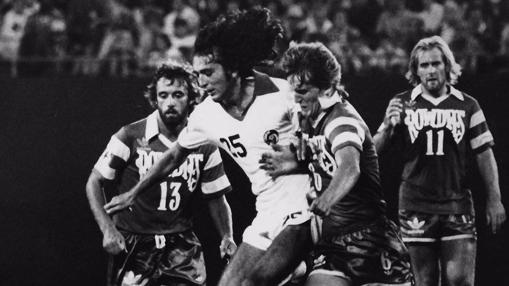 Formoso, de blanco, en un partido contra los Rowdies de Florida