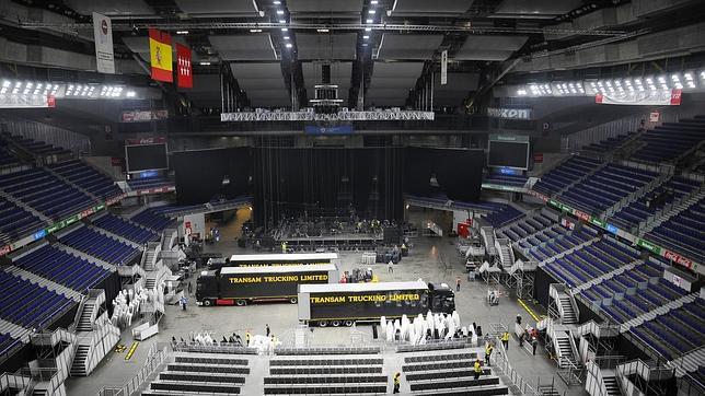 Desmontaje tras el concierto de Elton John el sábado en el Palacio de los Deportes de Madrid
