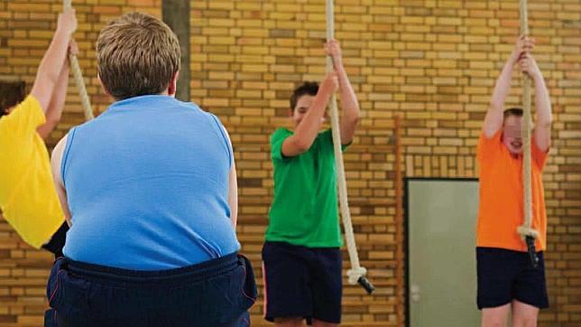 Cuatro de cada diez niños sufren obesidad infantil: causas y claves para evitarla