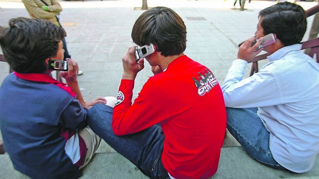 También denució ser víctima de acoso telefónico