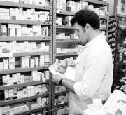 Los farmaceúticos tienen a veces serios problemas para descifrar las recetas. ARCHIVO