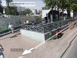 Filtraciones de agua causan el hundimiento de un quiosco en el túnel del Metro en Puerta de Jerez
