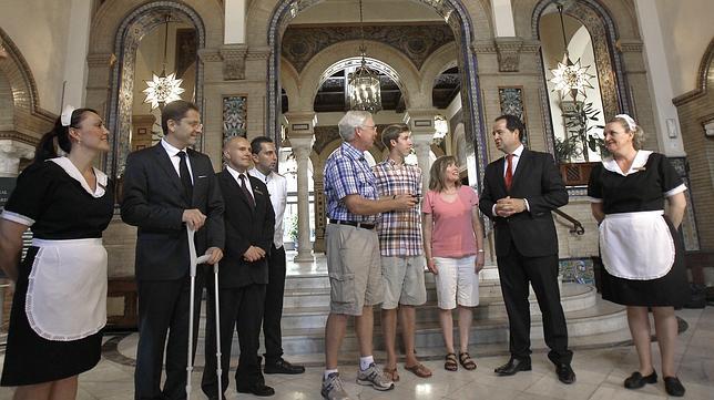 El hotel Alfonso XIII cierra sus puertas durante un año para renovar sus entrañas