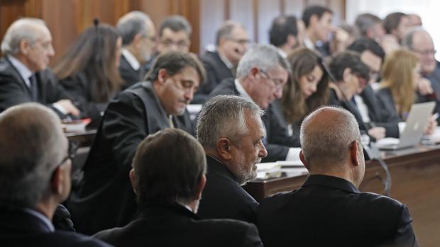 Abogados de la defensa en el juicio de la pieza política de los ERE