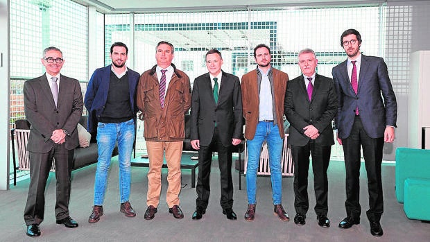 Directivos del Grupo Suez y de la cordobesa Galpagro