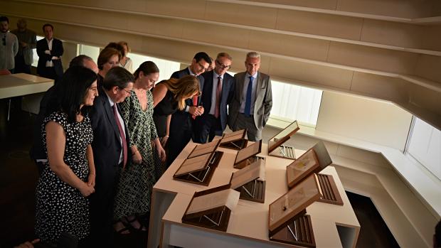 Autoridades de distintas instituciones han visitado esta mañana el Centro Lorca de Granada.