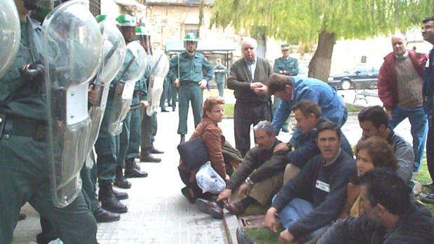Sentada en La Guijarrosa en 2002