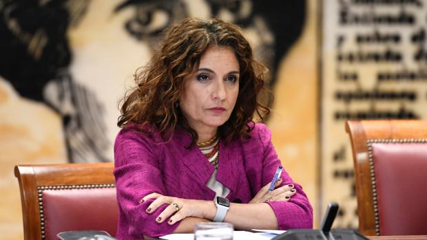 La ministra de Hacienda, María Jesús Montero, durante una comparecencia en el Senado