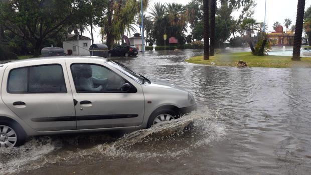 Las fuertes lluvias podrían haber provocado la muerte de un hombre en Marbella