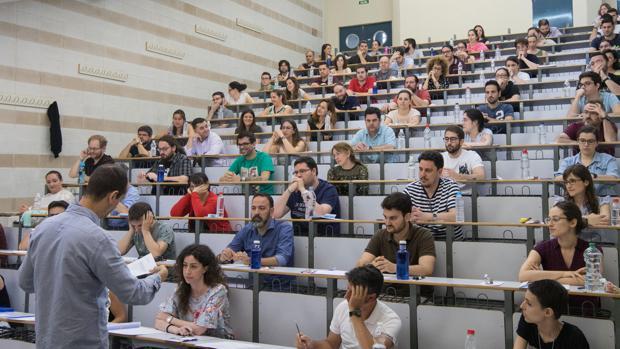 Opositores durante un examen en Andalucía.