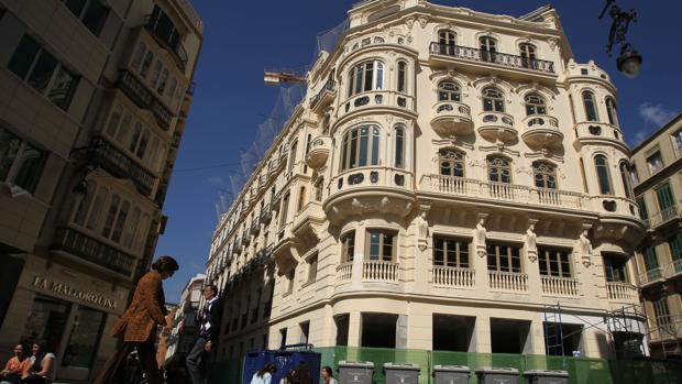 Edificio donde se instaló el primer centro comercial de Félix Sáenz