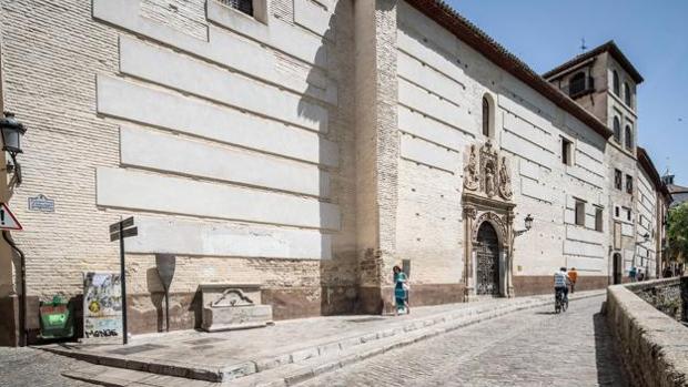 El convento de Santa Catalina de Zafra, en la Carrera del Darro del barrio del Albaicín