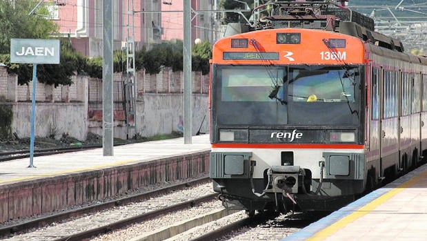 Tren en la estación de Jaén, en una foto de archivo