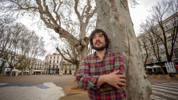 Sergio de Lope, durante una entrevista en la Alameda de Hércules en Sevilla