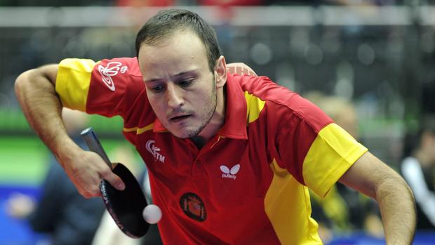 El palista Carlos Machado, con la camiseta de España