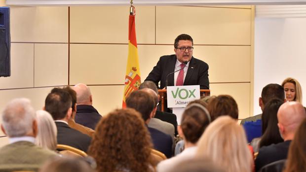 El exjuez de Familia el viernes 5 de abril en un acto del partido en Almería