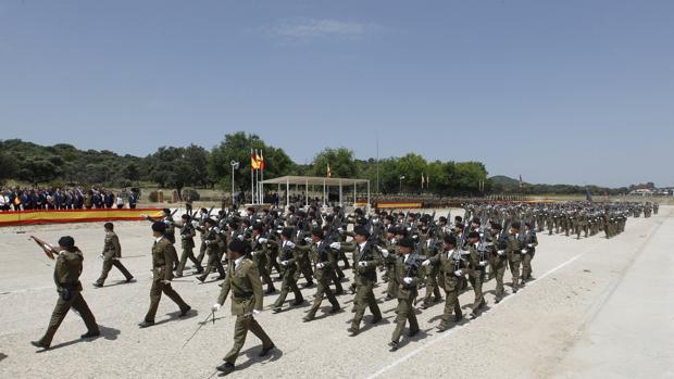 Desfile militar en Cerro Muriano