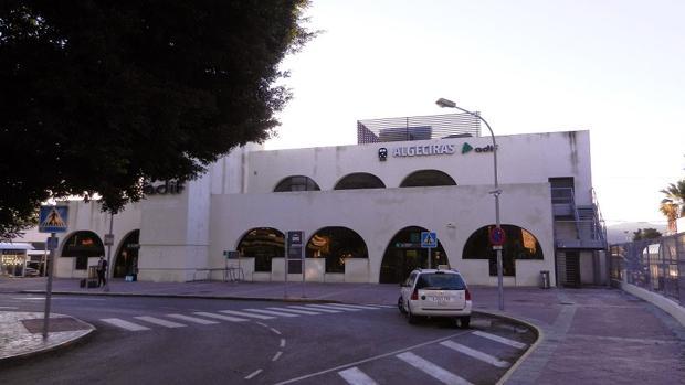 Imagen de la entrada a la estación de ferrocarill de Algeciras