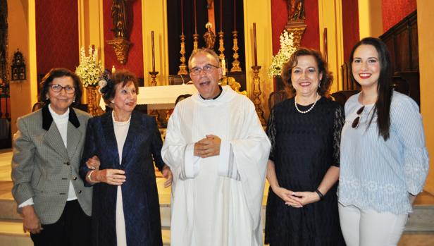 Luis Pedro González Rodríguez, párroco de San Fernando (Cádiz), en la celebración de sus 25 años como obispo