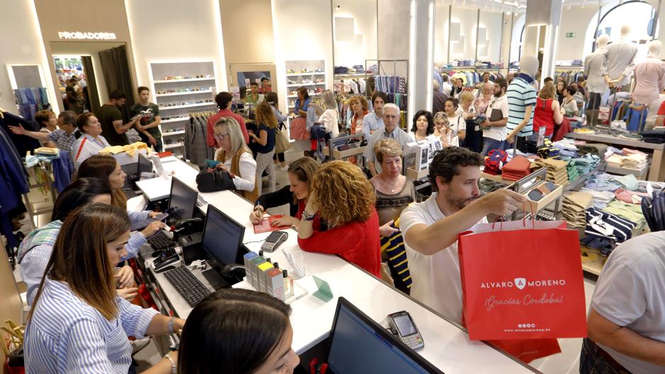 Álvaro Moreno dedica medio millón en Córdoba a abrir nueva tienda en el  «esquinazo» de las Tendillas