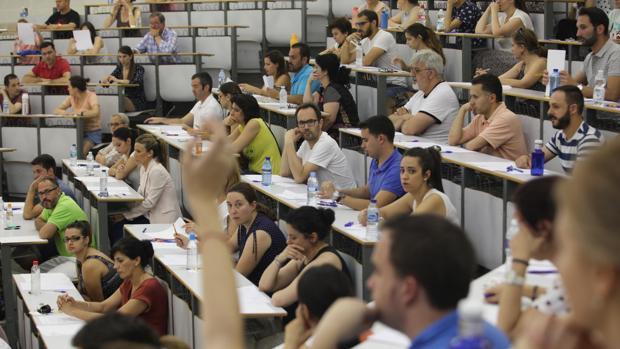 Opositores en medio de una de las pruebas