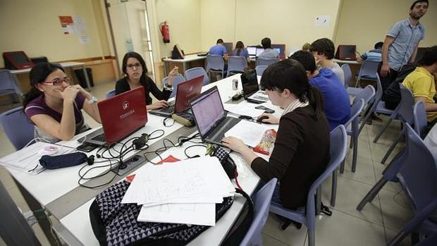 Estudiantes universitarios