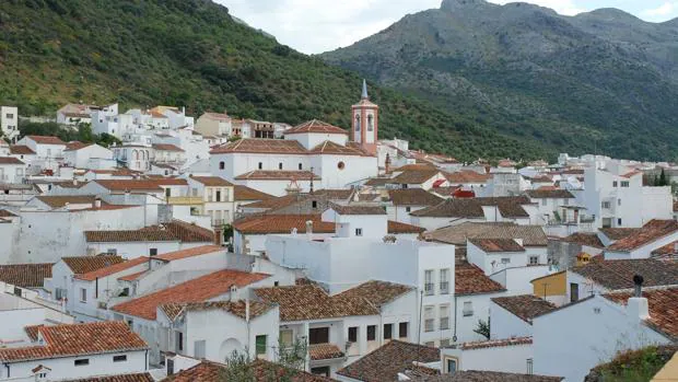 Un Militar Retirado Abate A Su Nueva Mujer Y Se Suicida Despues En Un Pueblo De Malaga