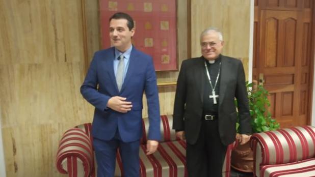 El alcalde José María y Bellido y el obispo Demetrio Fernández