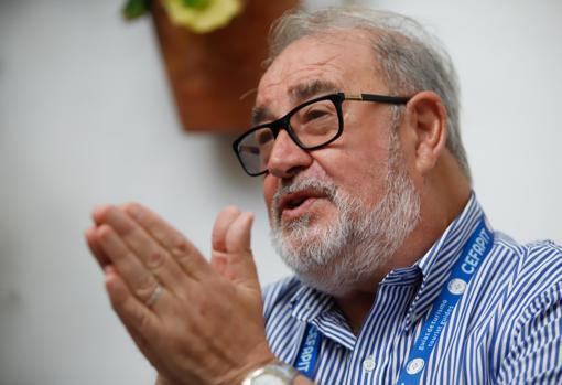 Luis Recio durante la entrevista