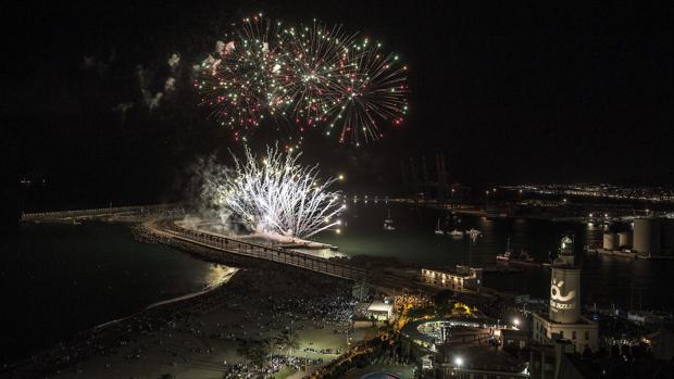 Fuegos artificiales en la Feria de Málaga