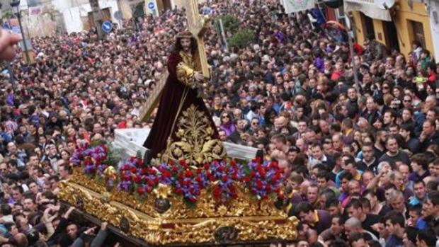 El Nazareno de Priego durante su desfile procesional el Viernes Santo