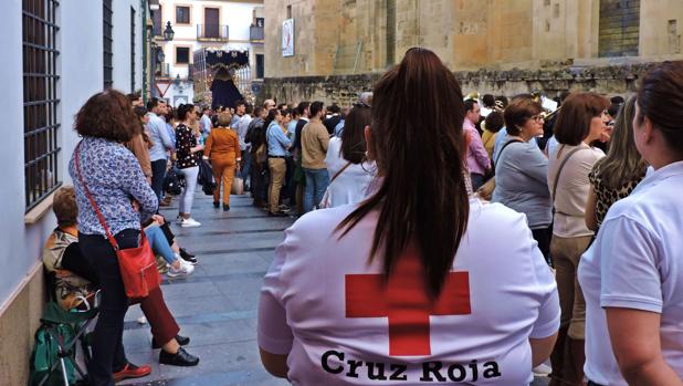 Asistentes de Cruz Roja el pasado Domingo de Ramos