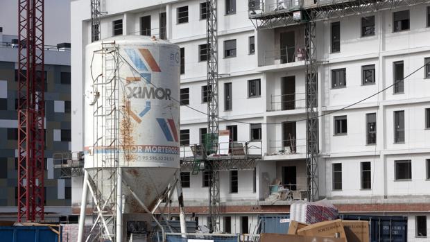 Edificios en construcción en la zona de Huerto del Cura