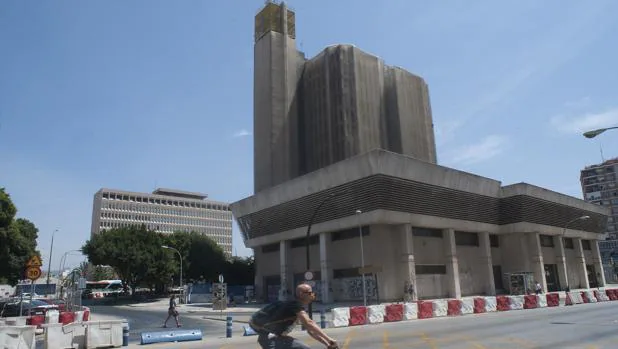 Edificio de Correos de Málaga que sale a subasta