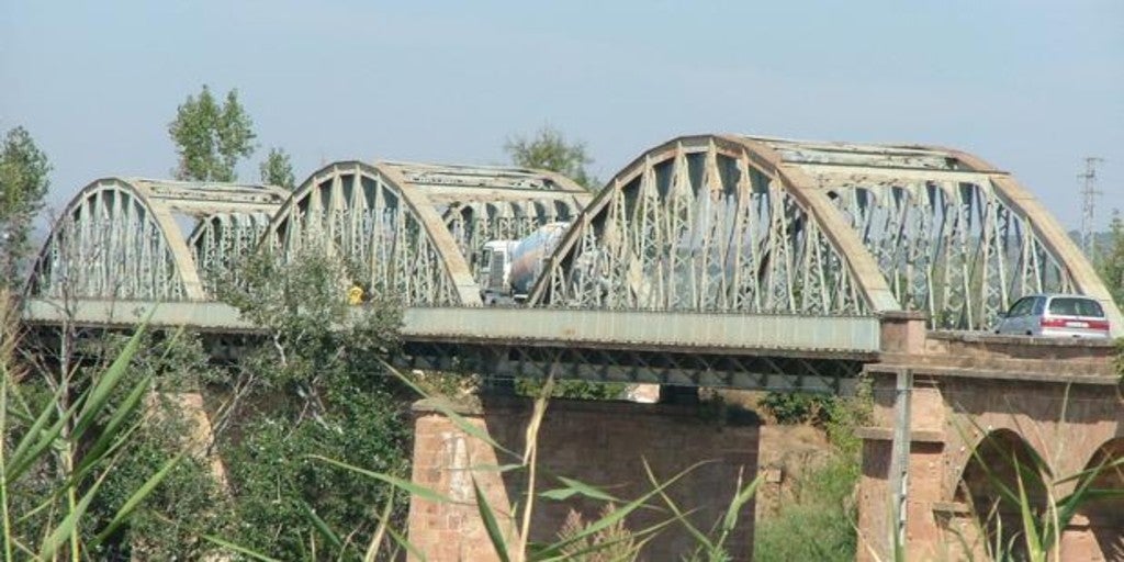 Las obras de mejora del Puente de Villa del Río se adjudican por cuatro