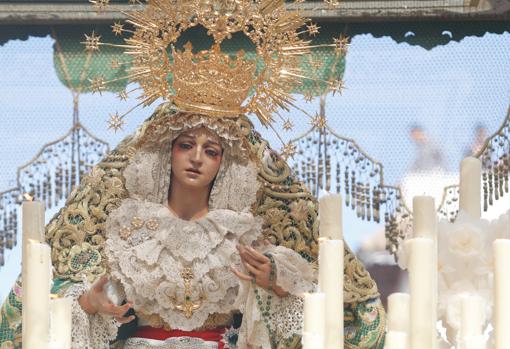 María Santísima de la Esperanza, en su palio, en 2019