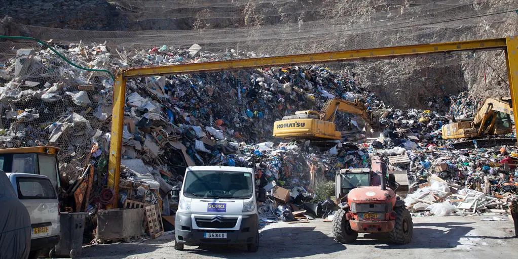 Hundreds of tons of garbage, trapped in Gibraltar by Brexit