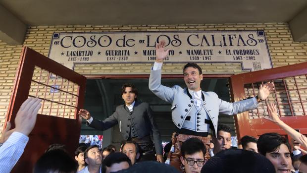 Diego Ventura y Andy Cartagena salen a hombros