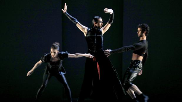 «Carmen» de Bizet, del ballet de Víctor Ullate, durante el ensayo general.