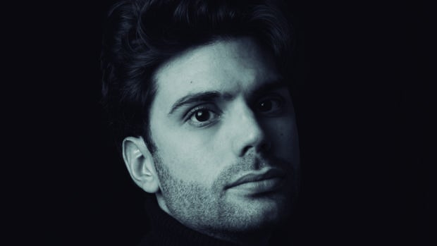 El escritor Enrique Llamas