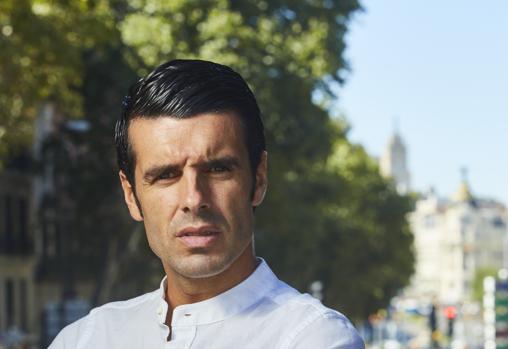 El torero extremeño, con la Gran Vía al fondo