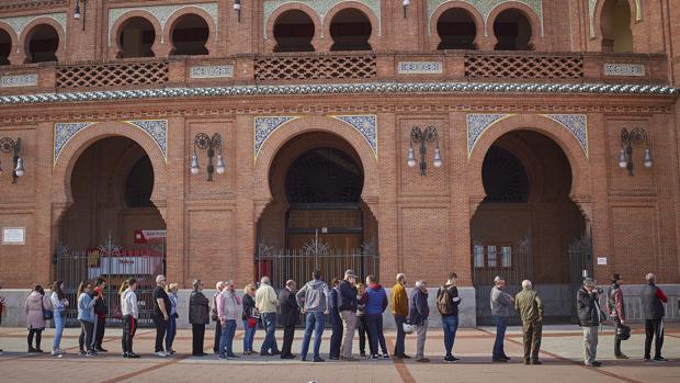 Colas en las taquillas de Las Ventas
