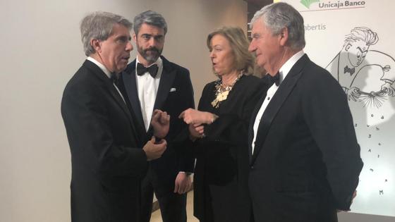 El presidente de la Comunidad de Madrid, Ángel Garrido, con Bergareche, Luca de Tena y Enríquez