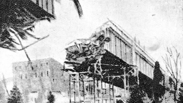 En 1905 apareció la primera inocentada en ABC: la destrucción del viaducto de la calle Segovia, en Madrid
