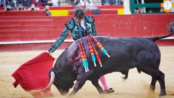Cayetano, con el tercero