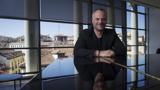 Francisco Negrín, en una de las salas de ensayo del Teatro Real