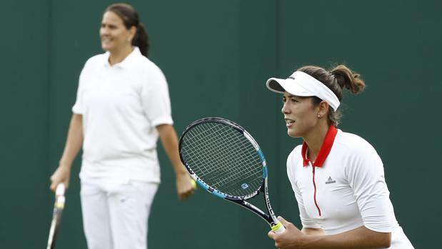 Muguruza y Conchita, en el último Wimbledon