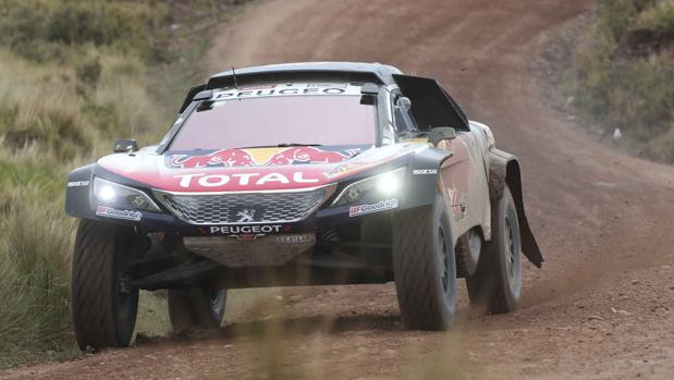 Carlos Sainz durante la sexta etapa del Dakar