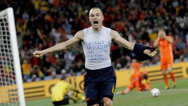 Andrés Iniesta celebra el gol a Holanda que nos hizo campeones del mundo