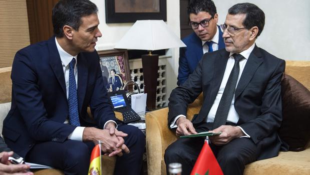 Pedro Sánchez, este lunes, junto al presidente de Marruecos, Saadedín Al Othmani